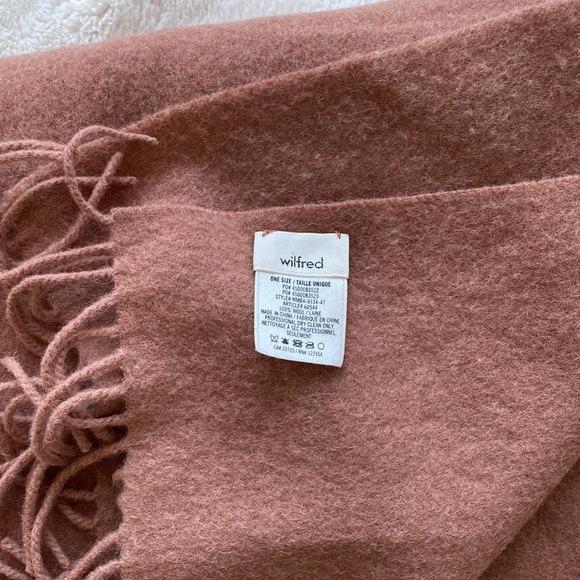 Wilfred 100% Wool Scarf - Picture 3 of 4